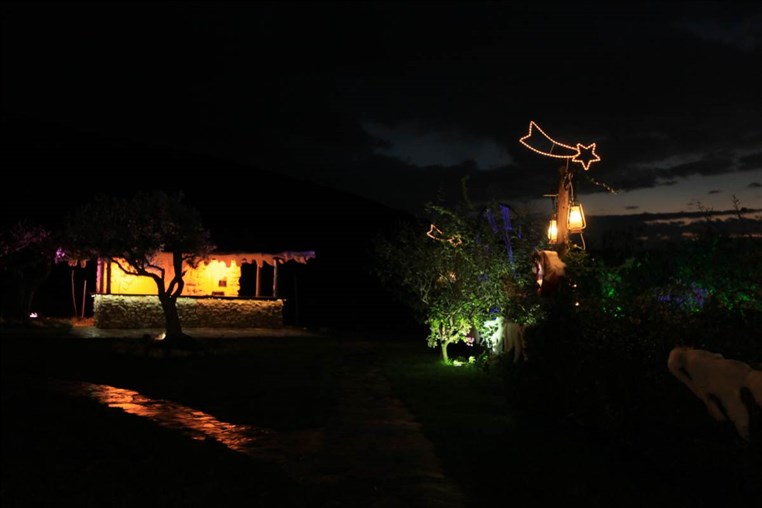 Arnaoon Christmas Village